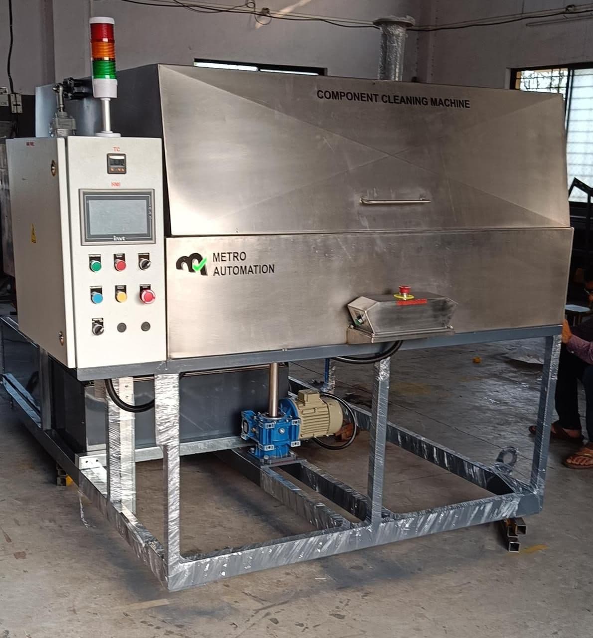 Industrial component cleaning and washing machines